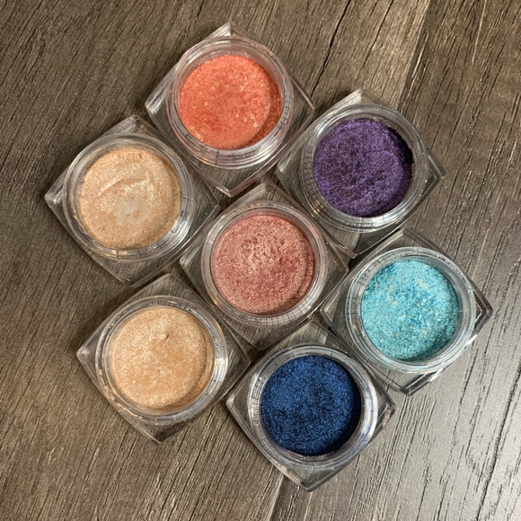 2 for $16 - L’Oreal Paris - Infallible 24 hr Eyeshadow - Innocent Turquoise - Picture 7 of 8